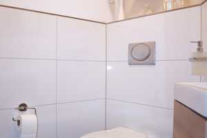 PROVISIONSFREI - TOP-LAGE - TOP-Zustand, BJ. 2003, 4 ZIMMER, TAGESLICHTBAD aus 2016, GARTEN, GARAGE! – Neuss (Rhein-Kreis) – Vorschaubild 5