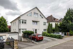 Baujahr 2011: Modernes Mehrfamilienhaus in bester Lage von Heisingen nahe dem Schellenberger Wald