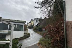 Wohnimmobilie mit Grundstück und Entwicklungspotenzial in attraktiver Lage von Gummersbach – Die vollständige Adresse der Immobilie erhältst du vom Anbieter., 51643 Gummersbach – Vorschaubild 3