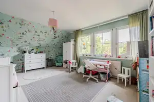 Großzügiges Einfamilienhaus mit Pool und Wellnessbereich in familienfreundlicher Lage – Berlin – Vorschaubild 20