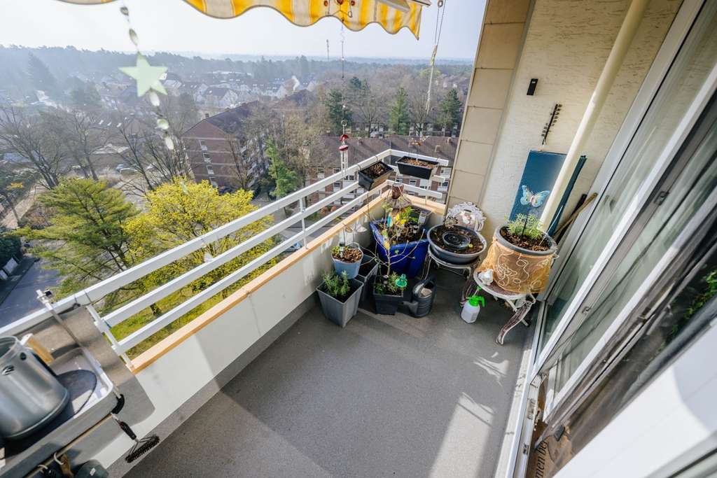 Immobilie in Bielefeld - Stufenlos in die 8. Etage! 4-Zimmer-Eigentumswohnung mit Loggia - Bild 4