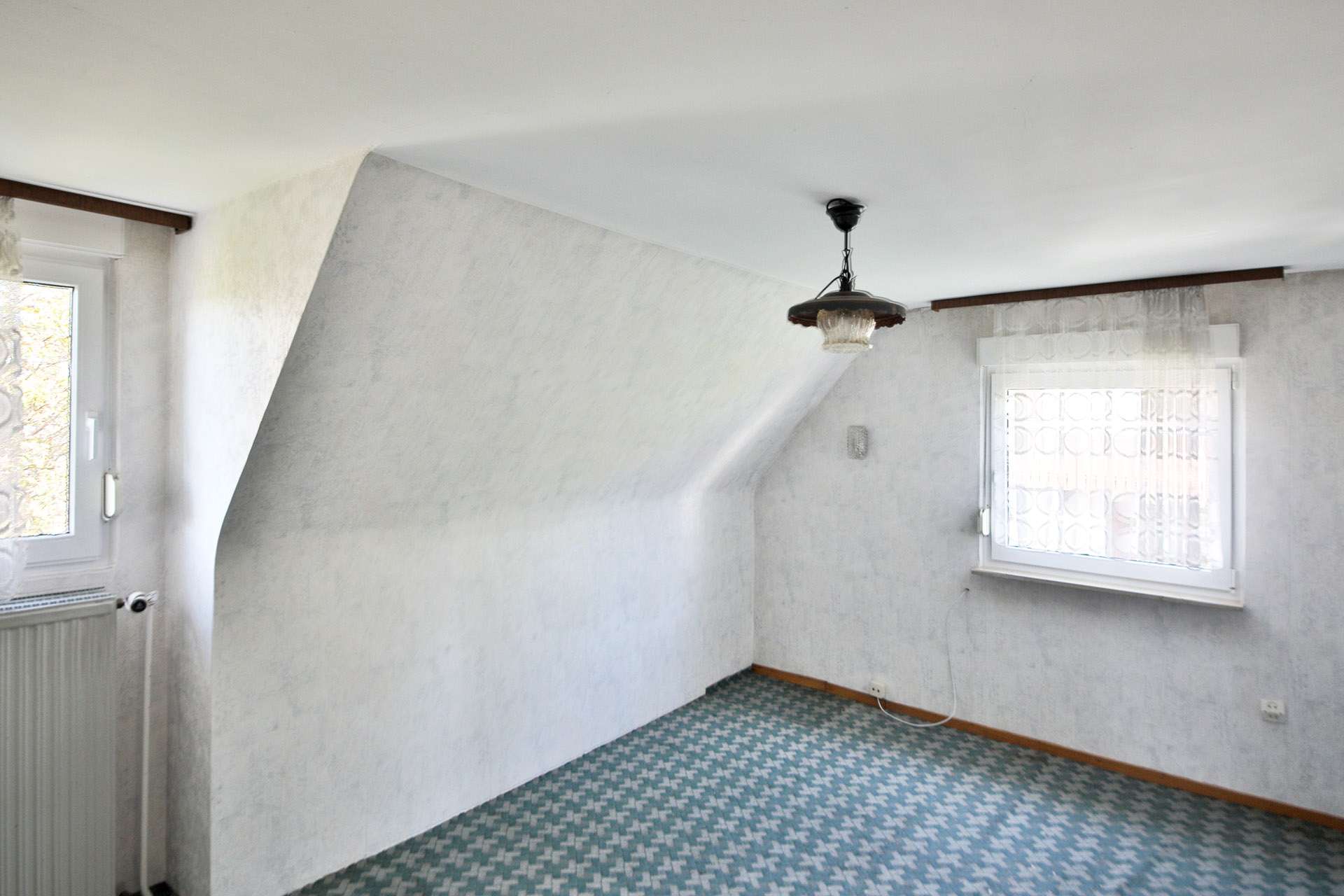 Immobilie in Birkenfeld - Gestaltungschance: 2-Familienhaus in Gräfenhausen mit Wintergarten, Garagen und großem Grundstück - Bild 10