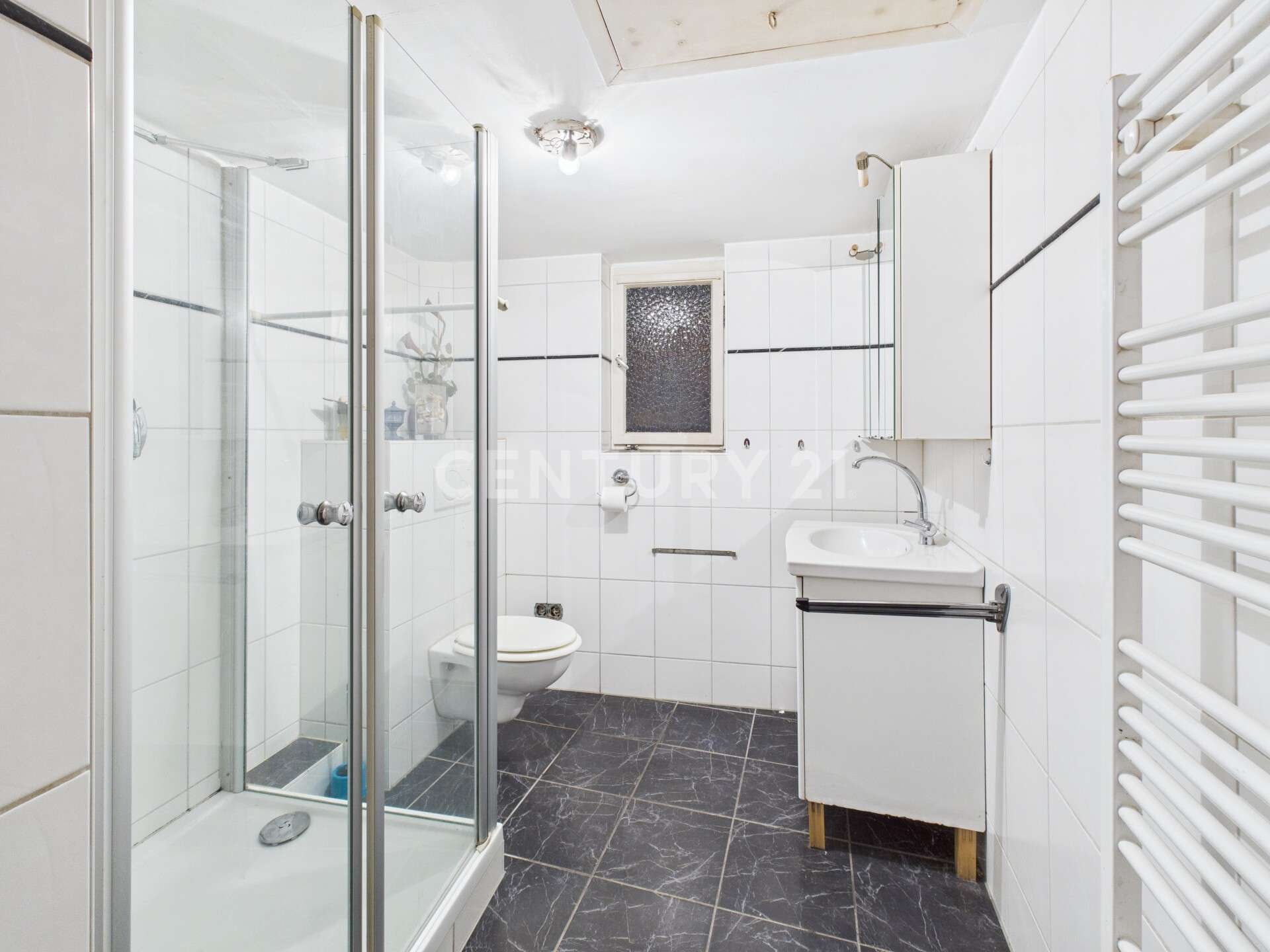 Freies Ein- bis Zweifamilienhaus mit Hof, Odenwaldkreis – Bild 4