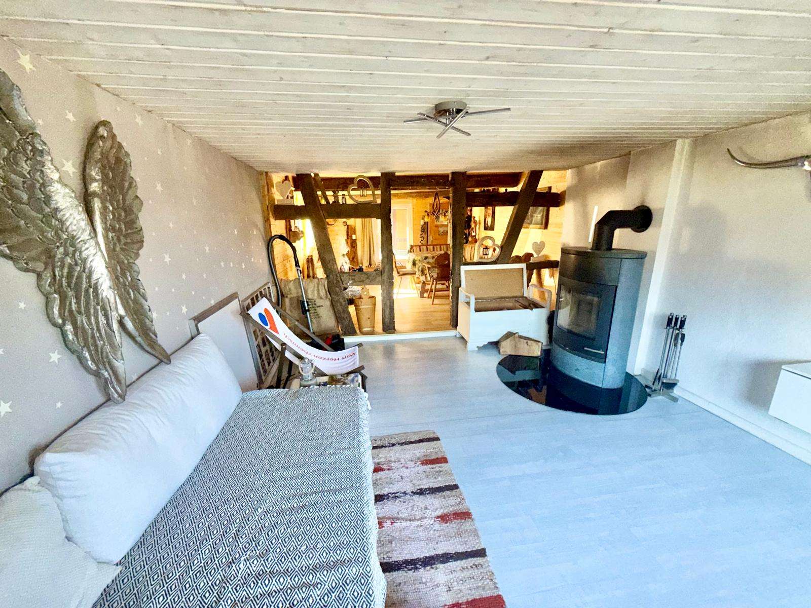 Immobilie in Neustadt (Wied) - Historisches Fachwerkhaus mit Charakter und Entwicklungspotenzial in Neustadt (Wied) - Bild 1