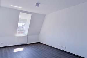 Erstbezug! Sonnige und großzügige 2-Zimmer-Altbauwohnung.  – Veilchenstraße 17, 76131 Oststadt, Karlsruhe – Vorschaubild 4