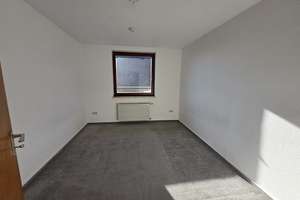 Ruhiges Zweifamilienhaus in Rötgesbüttel mit großem Garten  – Die vollständige Adresse der Immobilie erhältst du vom Anbieter., 38531 Rötgesbüttel – Vorschaubild 4