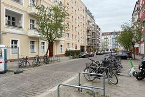Raumwunder: 3-Zimmer-Altbauwohnung mit Loggia & Balkon im Samariterviertel – Die vollständige Adresse der Immobilie erhältst du vom Anbieter., 10247 Friedrichshain, Berlin – Vorschaubild 18