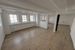 apensio -GEWOHNT GUT-: charmante 3-Zimmer Wohnung in der historischen Altstadt – Löhrstr. 37, 57072 Siegen, Siegen – Vorschaubild 2