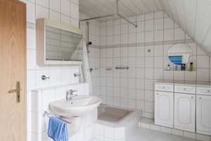 Viel Platz & bestens in Schuss – Familienhaus mit Keller, Sauna, Garten und Garage – Herzogtum Lauenburg (Kreis) – Vorschaubild 14