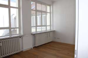 **Perfekte Aufteilung für eine WG**5-Zimmer-Wohnung im Altbaucharme** – Hohenzollernstr. 79, 75177 Nordstadt, Pforzheim – Vorschaubild 4