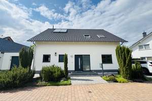 Modernes Einfamilienhaus mit Wellnessfaktor, 4 Stellplätzen & Traumgarten