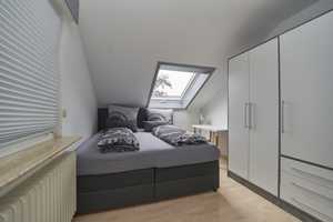 2-Familienhaus, 2 Einlieger-WHG, Garagen, Garten und sep. Gewerbegrundstück in 79211 Denzlingen – Emmendingen (Kreis) – Vorschaubild 32