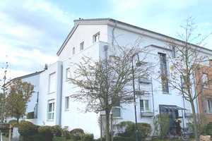 Helle 2-Zimmer-Wohnung mit Balkon in Süd-Lage! Kleine Wohneinheit!