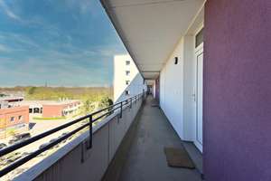 Lichtdurchflutetes Apartment mit Loggia und Blick auf die Elbvororte  – Die vollständige Adresse der Immobilie erhältst du vom Anbieter., 22609 Osdorf, Hamburg – Vorschaubild 3