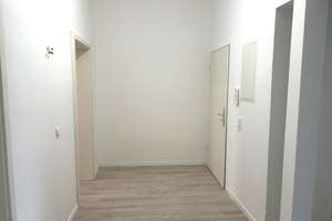 VIDEORUNDGANG, NEUE Einbauküche, Neuer Laminat, 3 Raum , Balkon und vieles mehr – Lilienstraße  41, 4315 Neustadt-Neuschönefeld, Leipzig – Vorschaubild 17