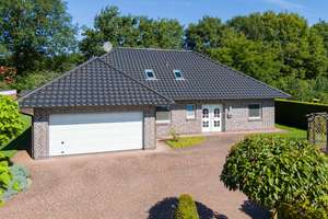 Bad Zwischenahn: Hochwertiger Bungalow in ruhiger Lage am Park der Gärten, Obj. 7943 – Die vollständige Adresse der Immobilie erhältst du vom Anbieter., 26160 Bad Zwischenahn – Vorschaubild 2