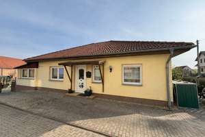 Bungalow mit herrlichem Garten in Pettstädt! – Die vollständige Adresse der Immobilie erhältst du vom Anbieter., 6667 Storkau – Vorschaubild 1