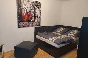 Geschmackvolle, modernisierte 1-Zimmer-Hochparterre-Wohnung mit Einbauküche in Bonn – Frankenweg 26 / 26a, 53225 Bonn – Vorschaubild 2