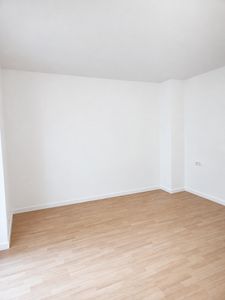 Kernsanierte 2-Zimmerwohnung mit Balkon und eigenem Zugang