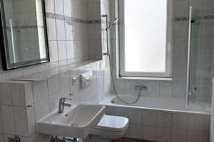 Gepflegte 2-Zimmer-Wohnung im 3. OG mit Balkon in Leipzig-Volkmarsdorf – Edlichstraße 30, 4315 Volkmarsdorf, Leipzig – Vorschaubild 2