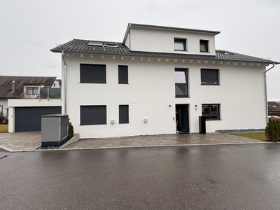 Viel Platz für Ihre Ideen: Moderne 4,5-Zimmer-Wohnung mit Balkon in Weil im Schönbuch - Neuweiler