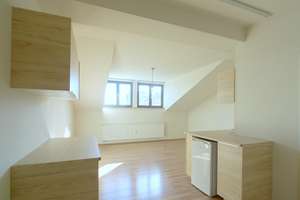 Möbliertes, Dach-Apartment mit Badewanne! – Leipziger Str. 2 A, 1097 Leipziger Vorstadt, Dresden – Vorschaubild 9