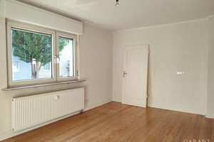 Top Angebot! Dreifamilienhaus zum wohlfühlen mit weiterer Bebauungsmöglichkeit in toller Lage! – Die vollständige Adresse der Immobilie erhältst du vom Anbieter., 76227 Durlach, Karlsruhe – Vorschaubild 4