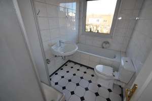 Rendite 4% ! Mehrfamilienhaus mit 4 Wohnungen und Balkonen, Dachterrasse in Regensburg Südost – Die vollständige Adresse der Immobilie erhältst du vom Anbieter., 93053 Kasernenviertel, Regensburg – Vorschaubild 12