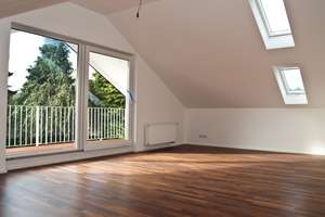 Dachatelierwohnung mit Blick ins Grüne