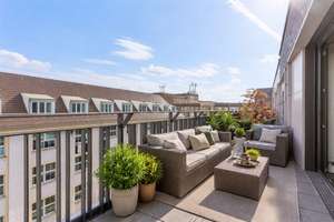 Bezugsfreies 3-Zimmer-Penthouse mit 2 Balkonen & Fernsehturm-Blick in Top-Lage Mitte
