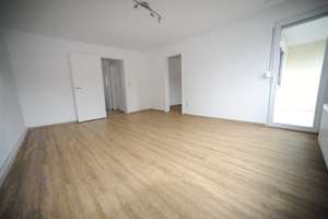 Einziehen & Wohlfühlen – sanierte 3-Zimmerwohnung in Stuttgart-Stammheim – Ottmarsheimer Straße 7, 70439 Stammheim-Mitte, Stuttgart – Vorschaubild 3