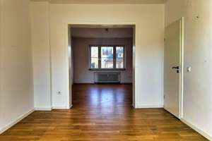 Wohnhaus mit drei Wohnebenen I 3 Garagen & Garten im Bismarckviertel – Hunzingerstraße 20, 47799 Cracau, Krefeld – Vorschaubild 3
