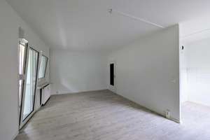 Sanierte 1-Raumwohnung mit ebenerdiger Dusche – Dr.-Salvador-Allende-Straße 96, 9119 Kappel, Chemnitz – Vorschaubild 2