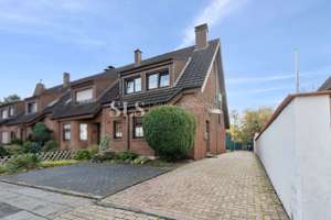 Ruhige Sackgassenlage in Bottrop: Reihenendhaus mit großzügigem Garten, Sauna und Kamin – Die vollständige Adresse der Immobilie erhältst du vom Anbieter., 46238 Batenbrock, Bottrop – Vorschaubild 2