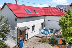 IMMOSPACE *** HANDWERKER AUFGEPASST! HAUS MIT GARTEN & GARAGE ZUM FERTIG RENOVIEREN *** – Augsburg (Kreis) – Vorschaubild 3