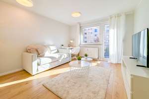 Charmante 2-RW* 1. OG* frisch saniert* EBK* moderne Möblierung* TG-SP* Süd-Balkon & Terrasse* Aufzug – Schandauer Straße 23 c, 1309 Striesen-West, Dresden – Vorschaubild 9