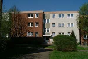 Helle 5-Zimmer-Wohnung im oberstenStock mit Balkon (WBS)