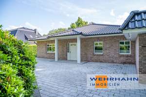 Exklusiver Walmdach-Bungalow mit hochwertiger Ausstattung in gefragter Lage – Die vollständige Adresse der Immobilie erhältst du vom Anbieter., 22941 Bargteheide – Vorschaubild 1