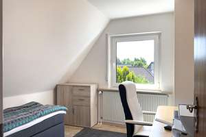 Modernisiertes Einfamilienhaus mit überdachter Veranda und Garage – Die vollständige Adresse der Immobilie erhältst du vom Anbieter., 25335 Elmshorn – Vorschaubild 12