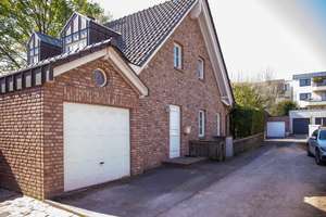 Seltene Gelegenheit in Niederkassel. Freistehendes Einfamilienhaus in sehr begehrter Lage..... – Die vollständige Adresse der Immobilie erhältst du vom Anbieter., 40547 Niederkassel, Düsseldorf – Vorschaubild 1