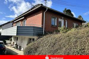 Windeck-Herchen, gemütliches Einfamilienhaus mit Carport in ruhiger Wohnlage – Die vollständige Adresse der Immobilie erhältst du vom Anbieter., 51570 Windeck – Vorschaubild 1