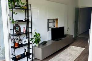 Helle, frisch renovierte 2-Zimmer-Wohnung mit Balkon, neuer Einbauküche, Stellplatz und Keller – Die vollständige Adresse der Immobilie erhältst du vom Anbieter., 33647 Brackwede, Bielefeld – Vorschaubild 2