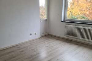 Schöne 3 Zimmer Wohnung, 02. OG. OHNE FAHRSTUHL!!! – Andersenring 24, 23560 Moisling, Lübeck – Vorschaubild 3