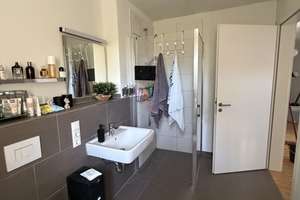 Wohnen mit Charakter: Helle 3-Zimmer- Dachgeschoss Wohnung mit riesiger Terrasse in Köln! – Bertoldistraße 9, 51065 Mülheim (Ortsteil), Köln – Vorschaubild 13
