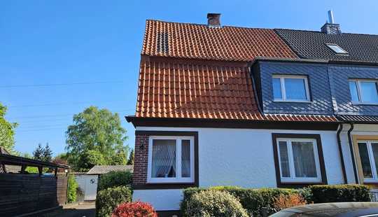 Bild von Sanierungsbedürftige Doppelhaushälfte mit viel Platz und großem Garten sucht neue Eigentümer