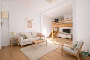 Bezugsfreie Altbauwohnung als perfekte Kapitalanlage oder zur Eigennutzung im beliebten Graefekiez