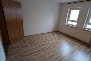 Helle große 3-Zimmer-Wohnung mit Balkon in Neckarsulm-Obereisesheim – Zehenthofstraße 4 / 1, 74172 Neckarsulm – Vorschaubild 6