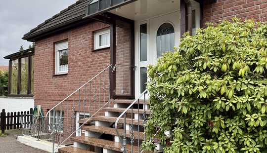 Bild von Gepflegter Bungalow mit großem Grundstück & Doppelcarport in Adenbüttel