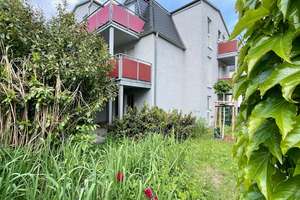 +ESDI+ Charmante Dachgeschosswohnung mit Balkon und Tiefgaragenstellplatz in ruhiger Lage