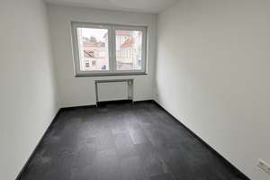 Wohnen & Investieren: Modernisiertes Wohn- und Geschäftshaus mit Stehimbiss-Konzession – Die vollständige Adresse der Immobilie erhältst du vom Anbieter., 72461 Albstadt – Vorschaubild 36